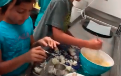 Students in Food Exploration Make Cauliflower Pizza Crust